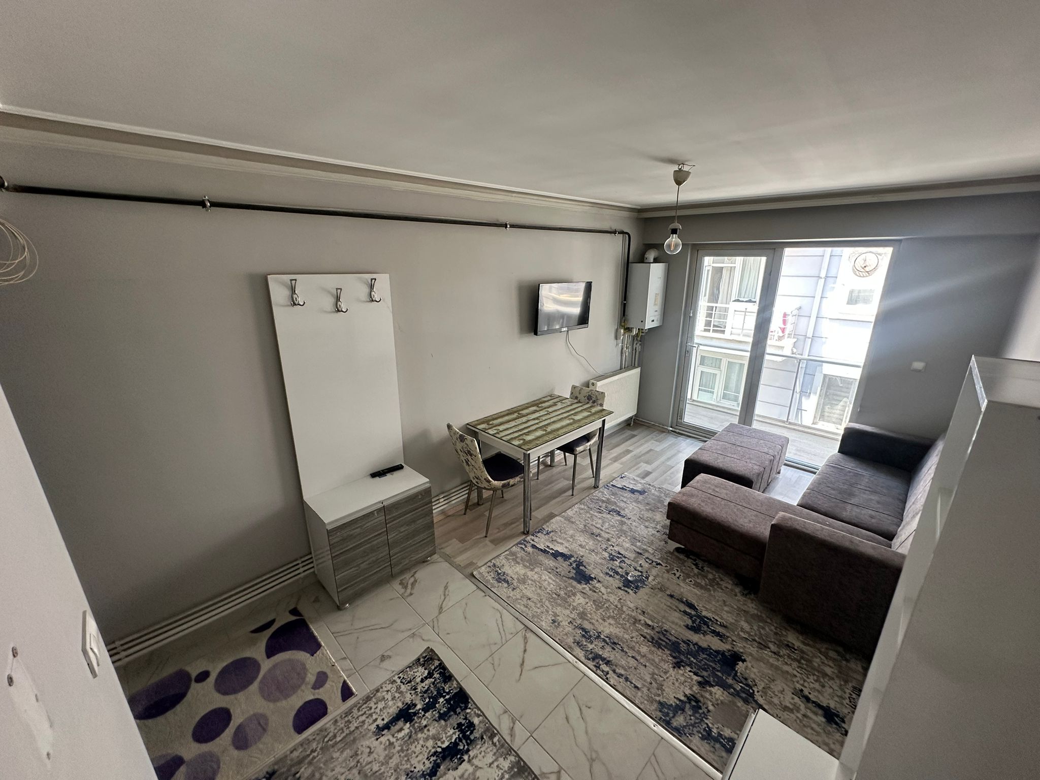 KAMPÜS EMLAK'TAN ERENLERİN MERKEZİNDE 2+0 KİRALIK DAİRE